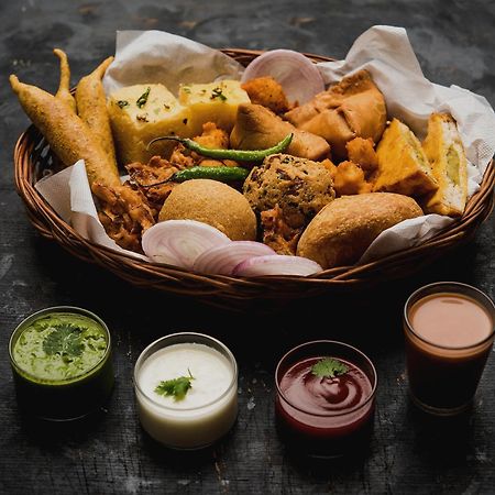 Oyo Galaxy Plaza Hotel Ghaziabad Eksteriør billede