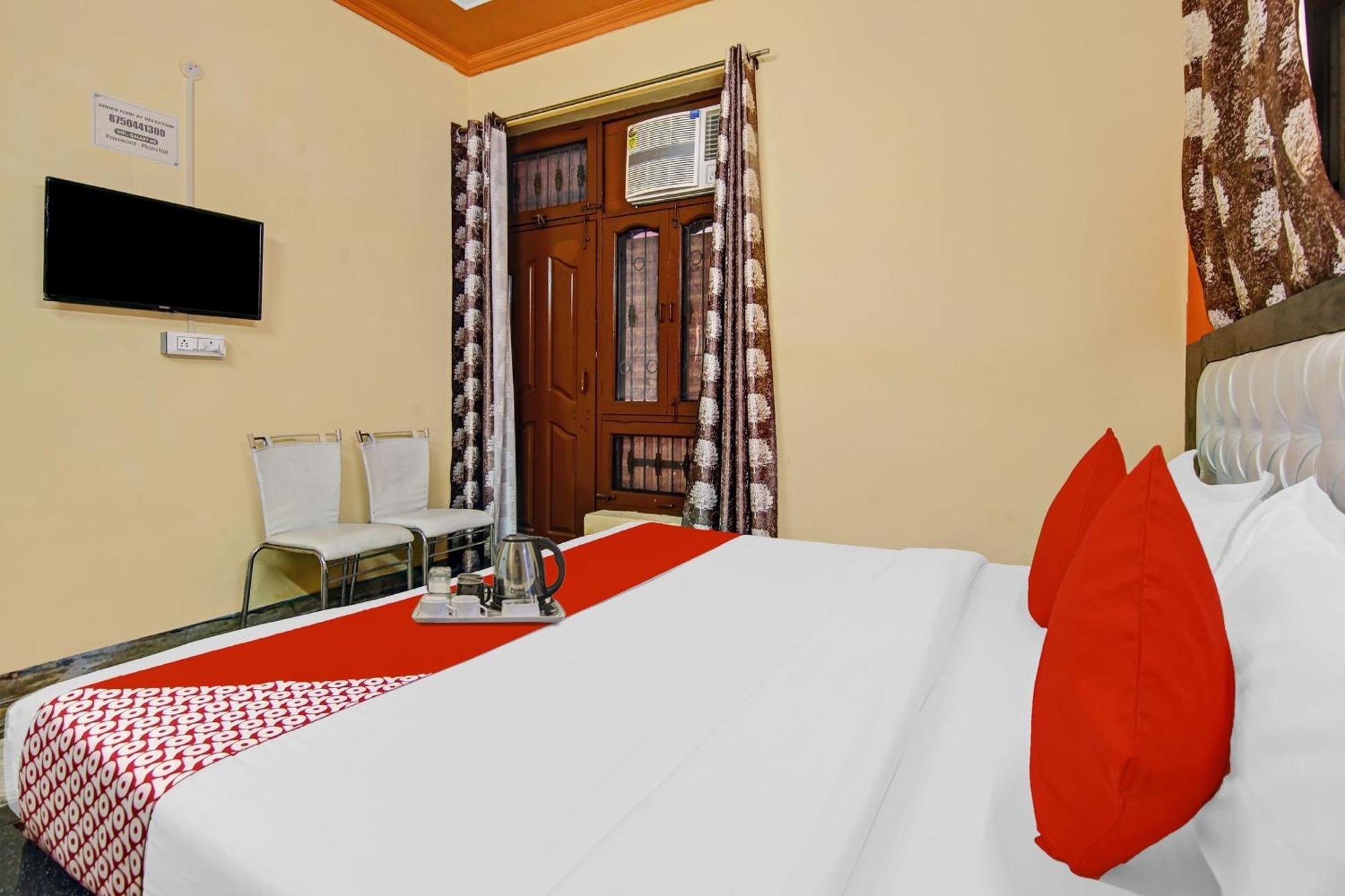 Oyo Galaxy Plaza Hotel Ghaziabad Eksteriør billede